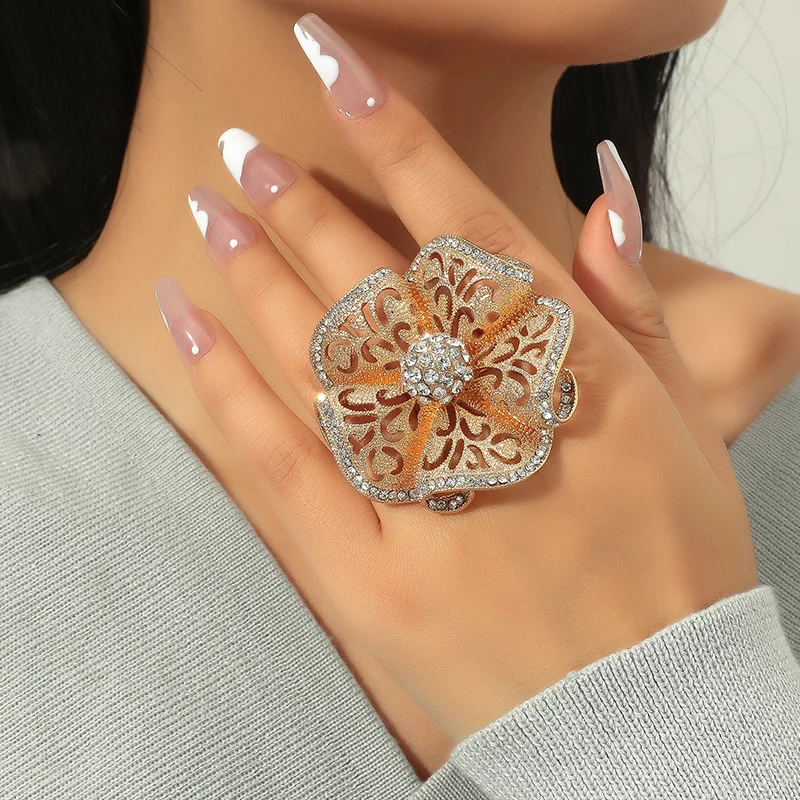Ethnic Fashion India - 1 Chiếc Nhẫn Zircon Hoa Lớn